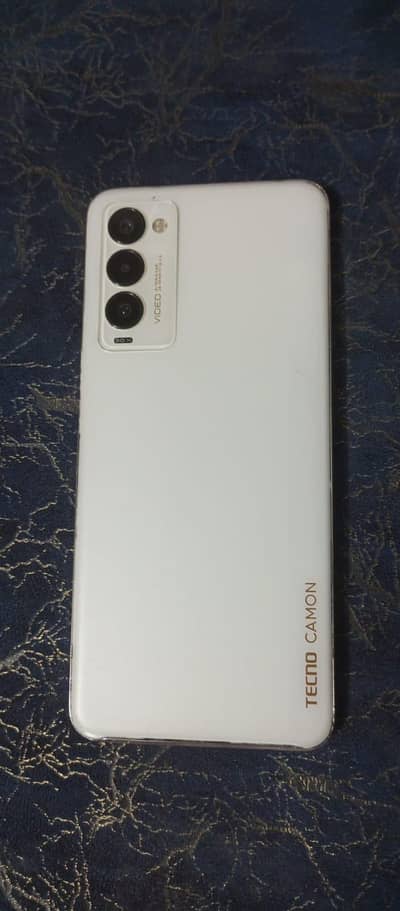 Tecno Camon 18