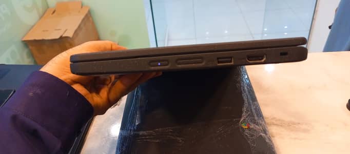 ChromeBook 8/64, Update 2031 & 2033, Rotatable with Touch Screen