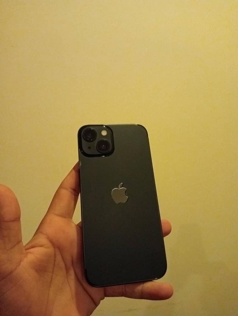 Apple iPhone 13 0
