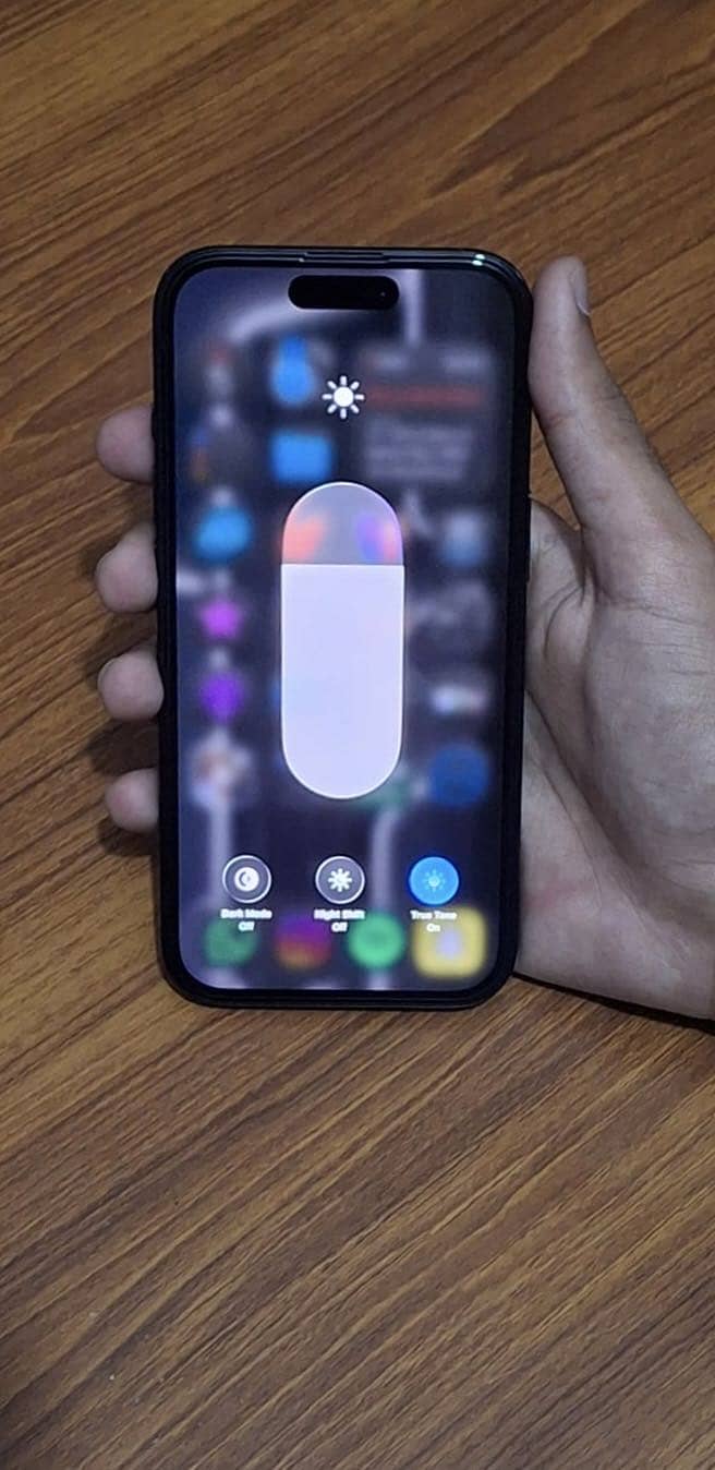 Apple iPhone 15 4