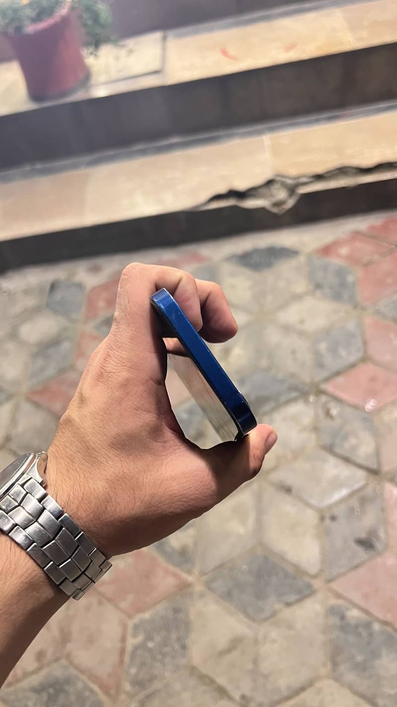 IPhone 12 0