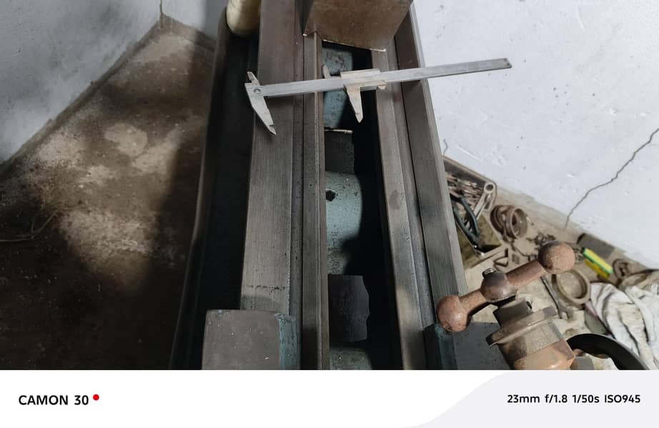 Lathe machine 6" Ft 8