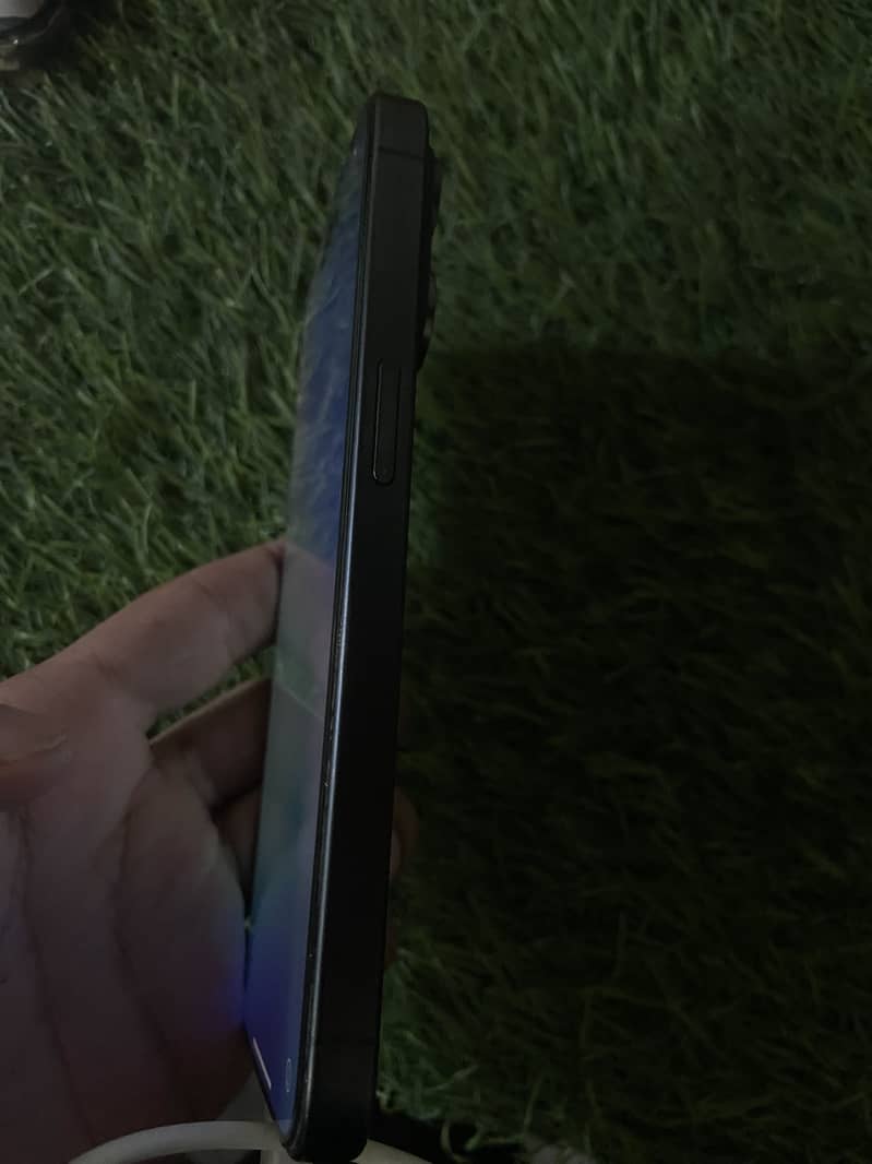 Apple iPhone 15 Pro 0