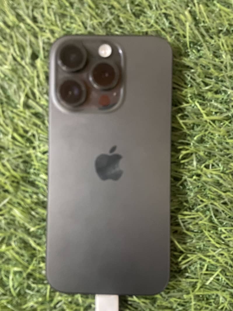 Apple iPhone 15 Pro 2