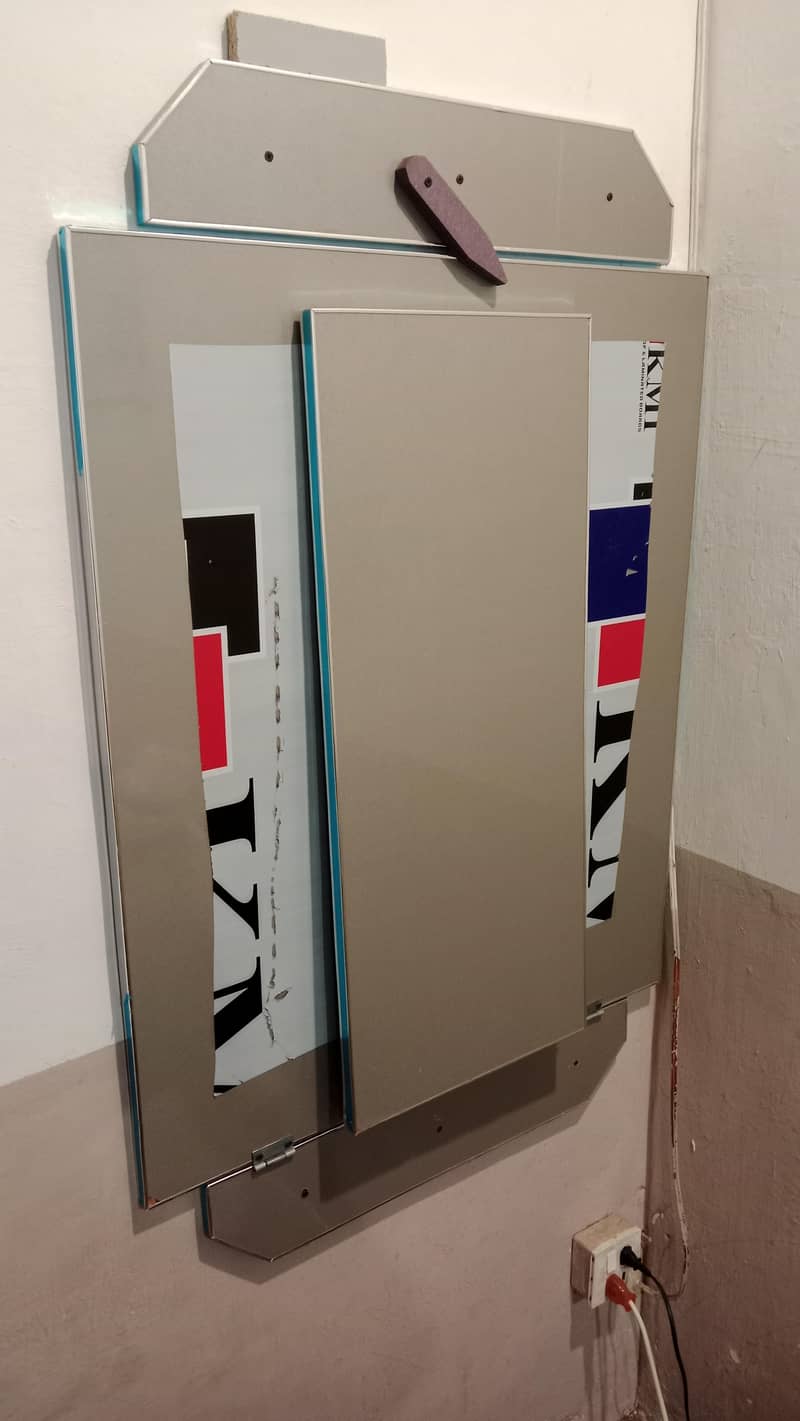 Portable to wall Table 2