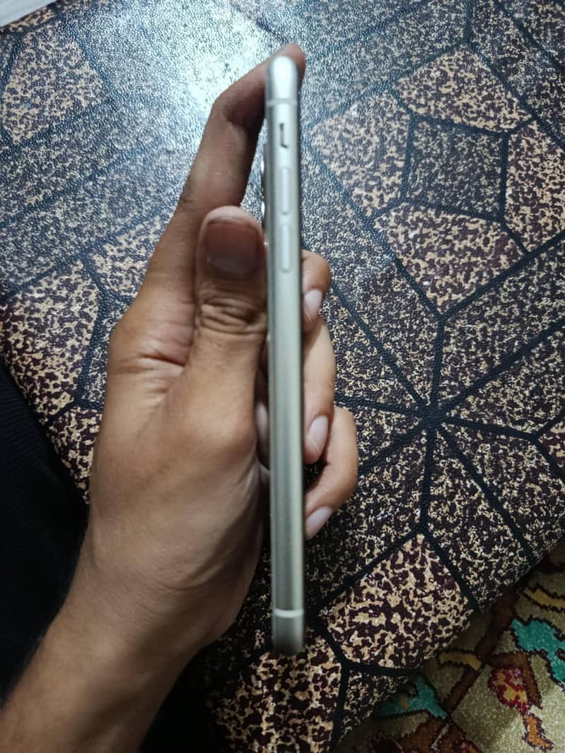 Apple iPhone 11 2