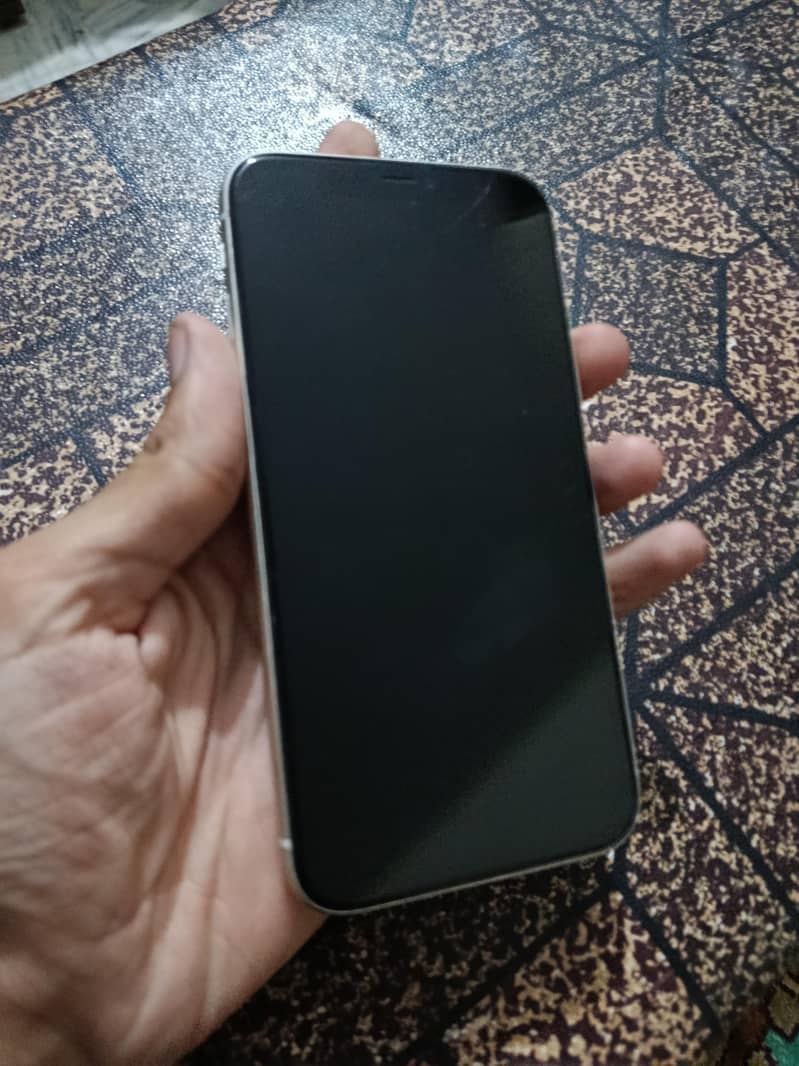 Apple iPhone 11 3