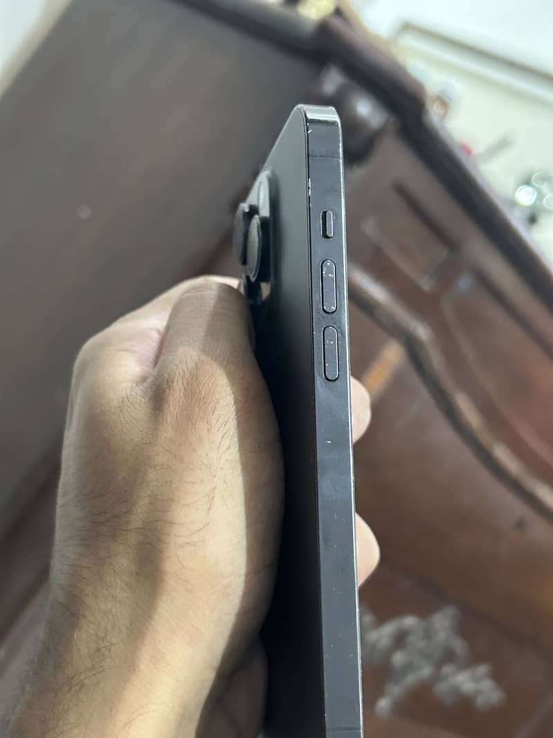 iPhone 14 Pro 2