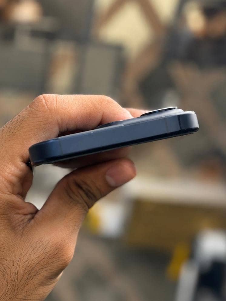 Apple iPhone 15 Pro 2