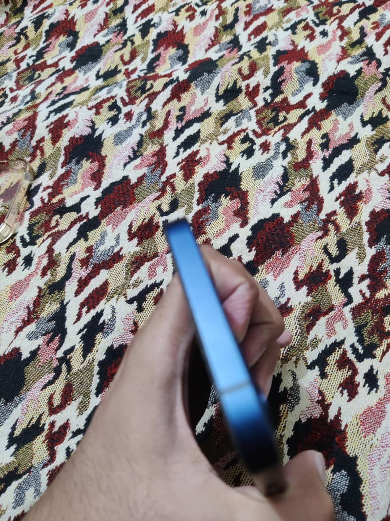 Apple iPhone 12 2