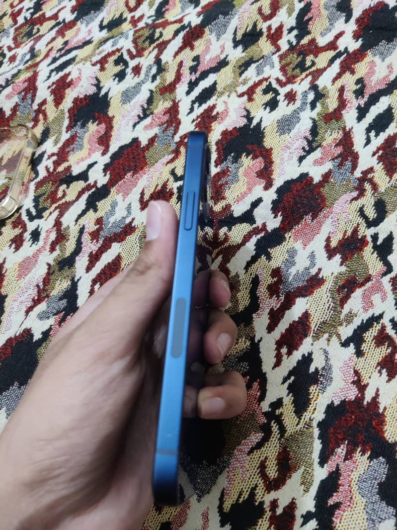 Apple iPhone 12 3