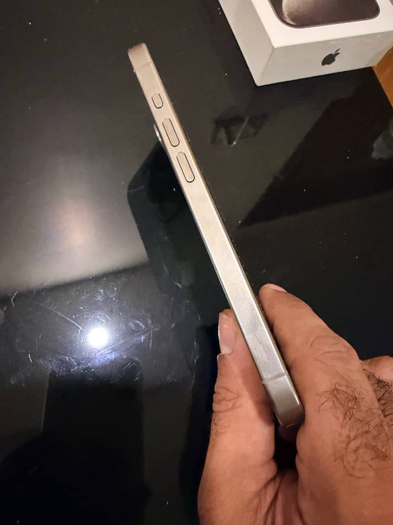 Apple iPhone 15 Pro 3