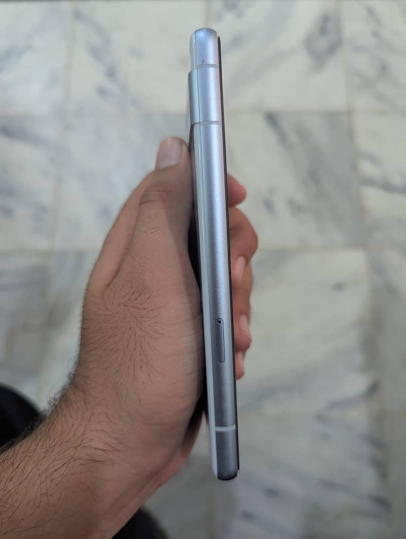 Google Pixel 7a 2