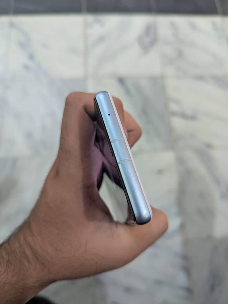 Google Pixel 7a 4