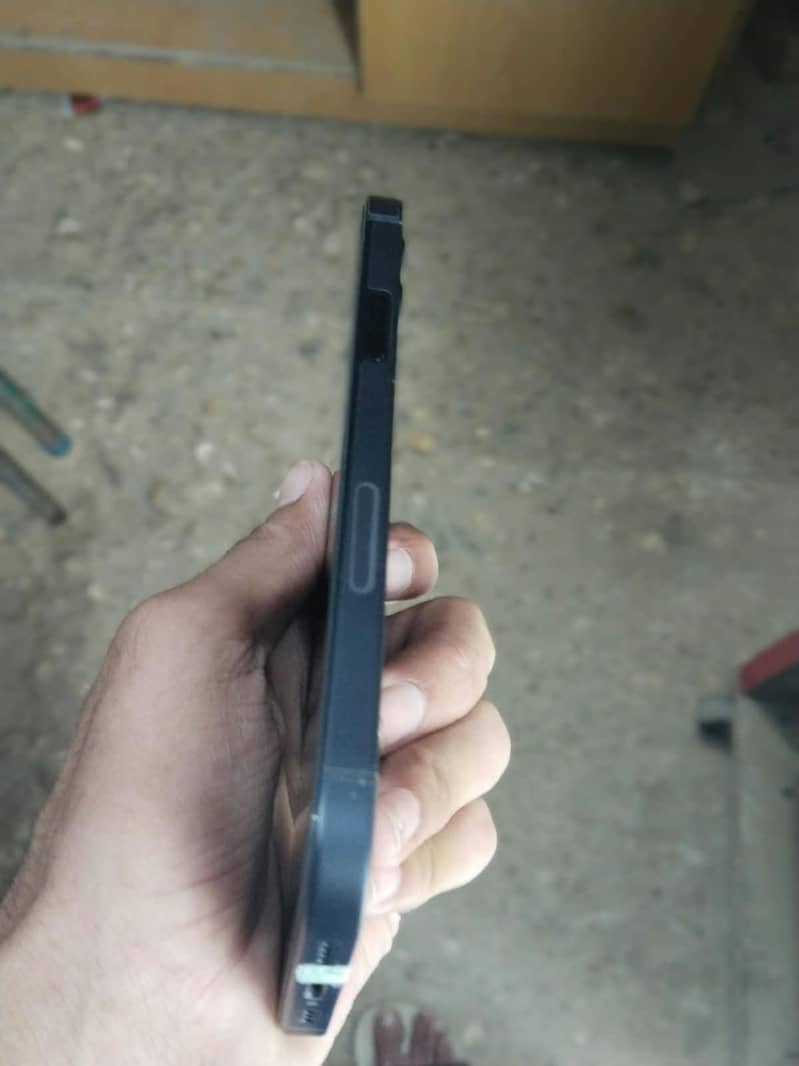 Apple iPhone 12 1