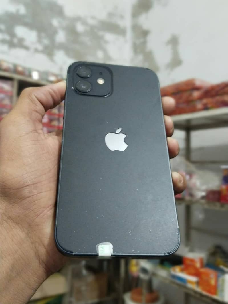 Apple iPhone 12 4