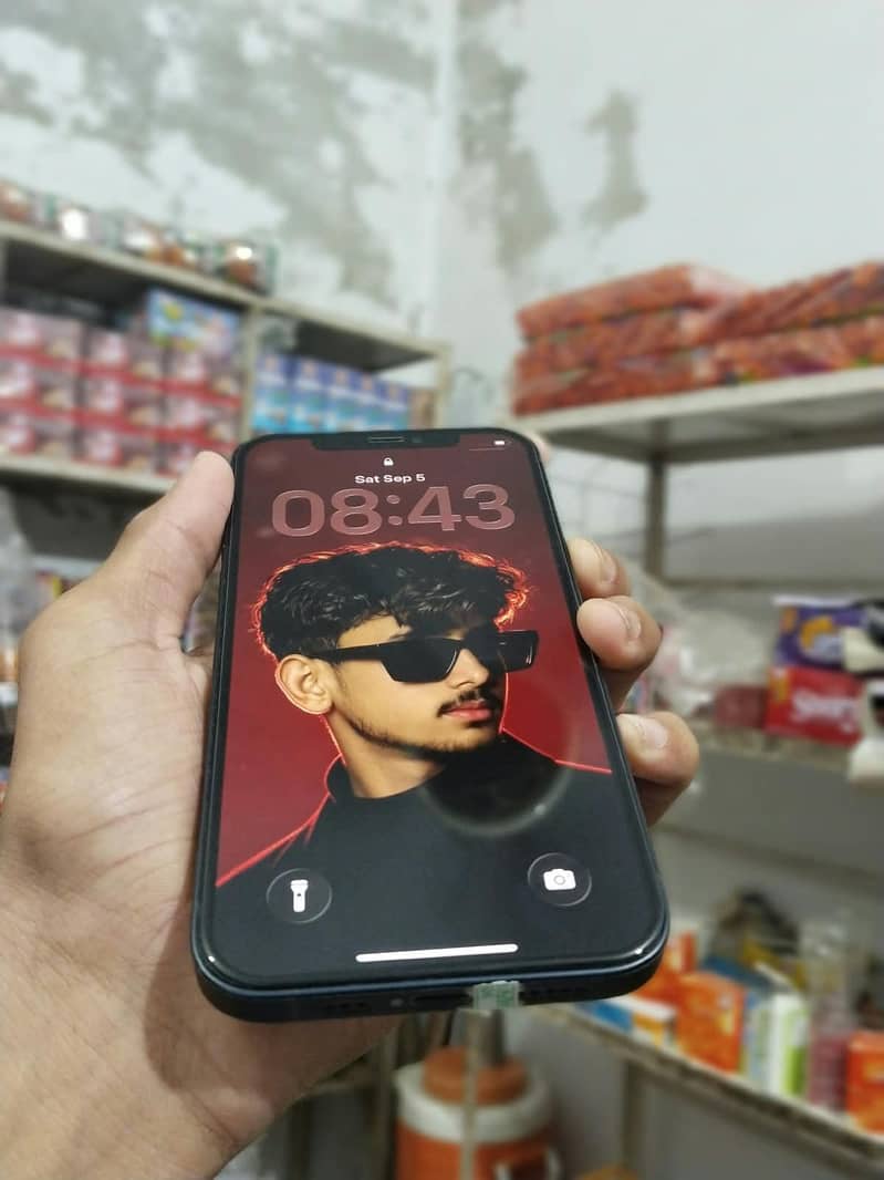 Apple iPhone 12 6