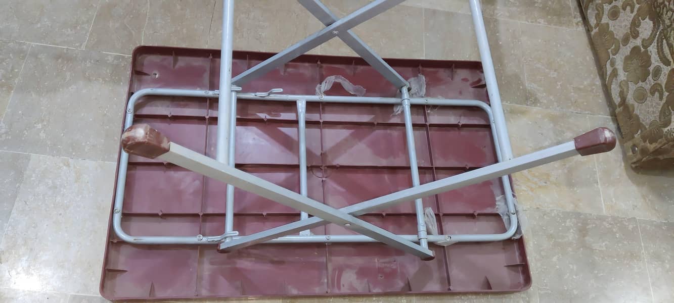 Plastic Table New condition 1