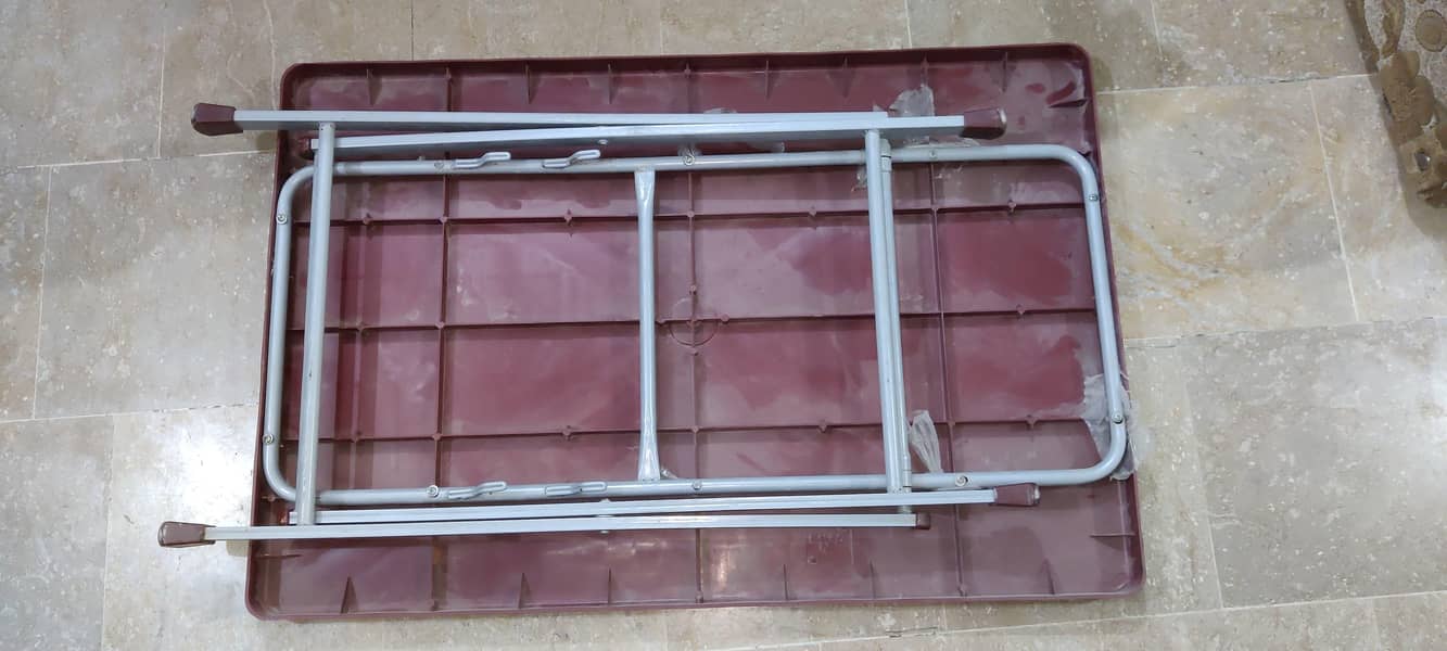 Plastic Table New condition 3