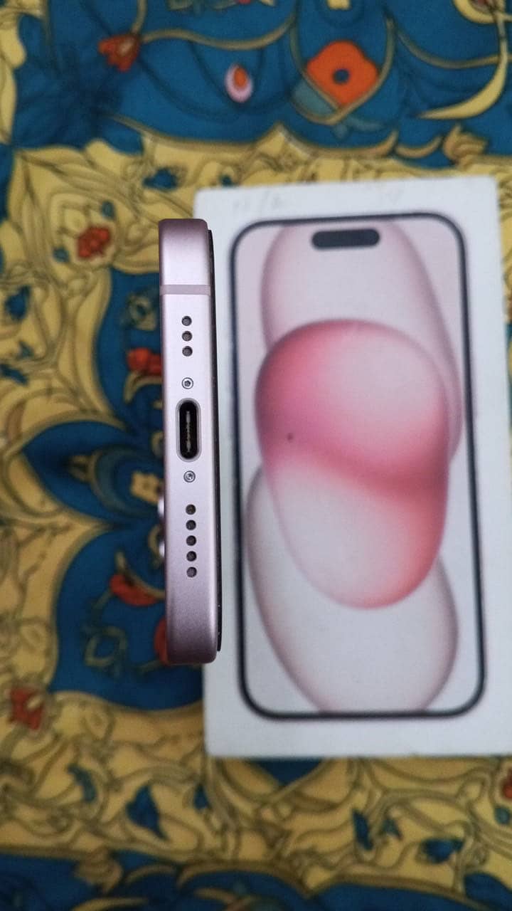 Apple iPhone 15 2