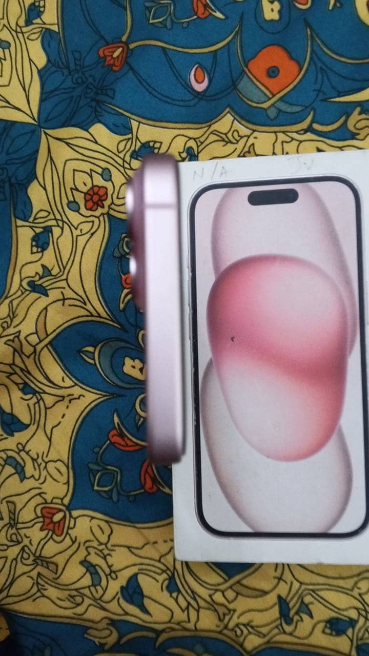 Apple iPhone 15 3
