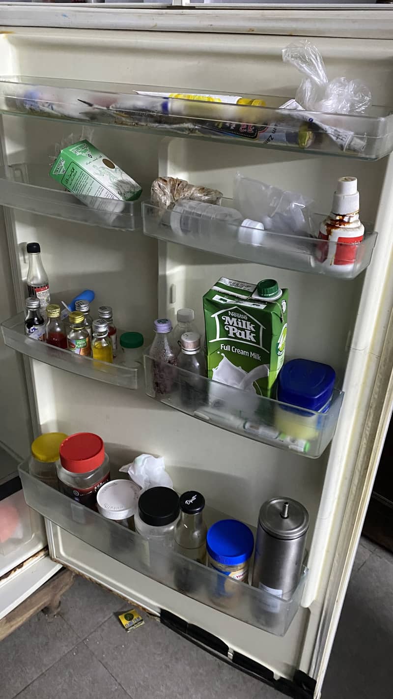 Refrigerator 0