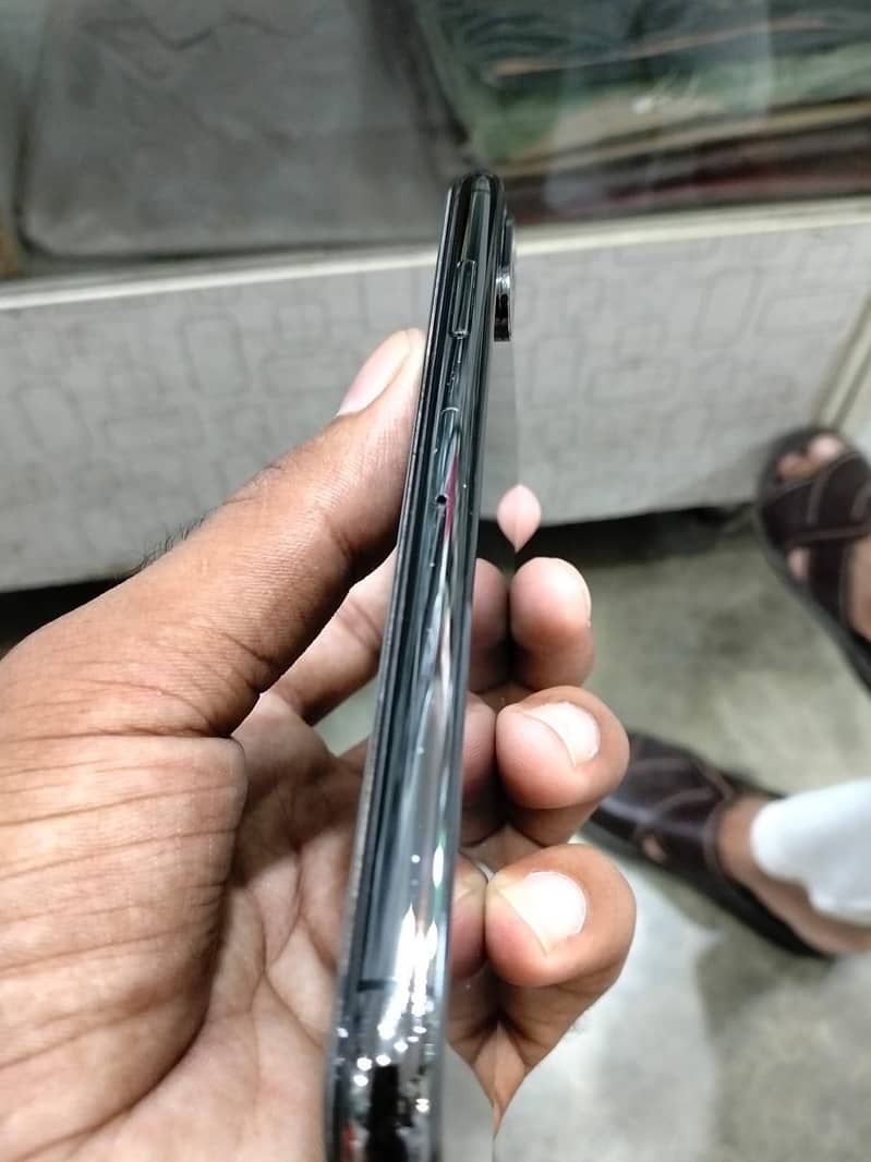Apple iPhone XS 6