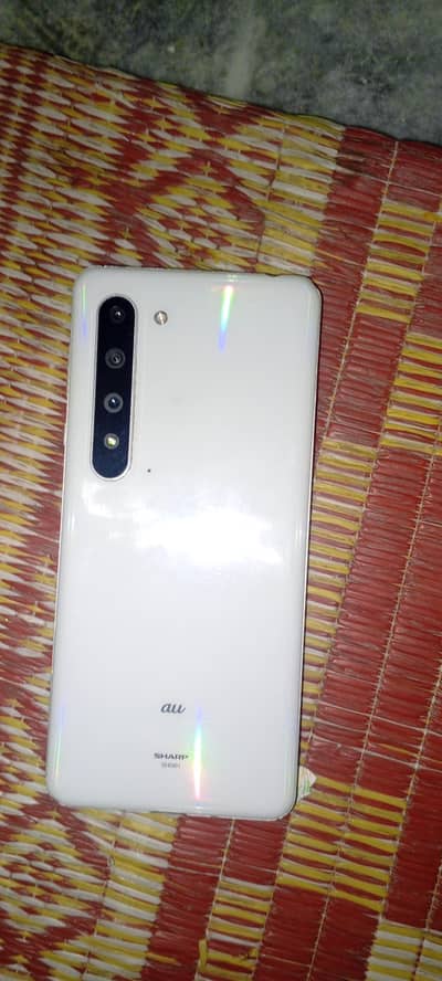Sharp Aquos R5G