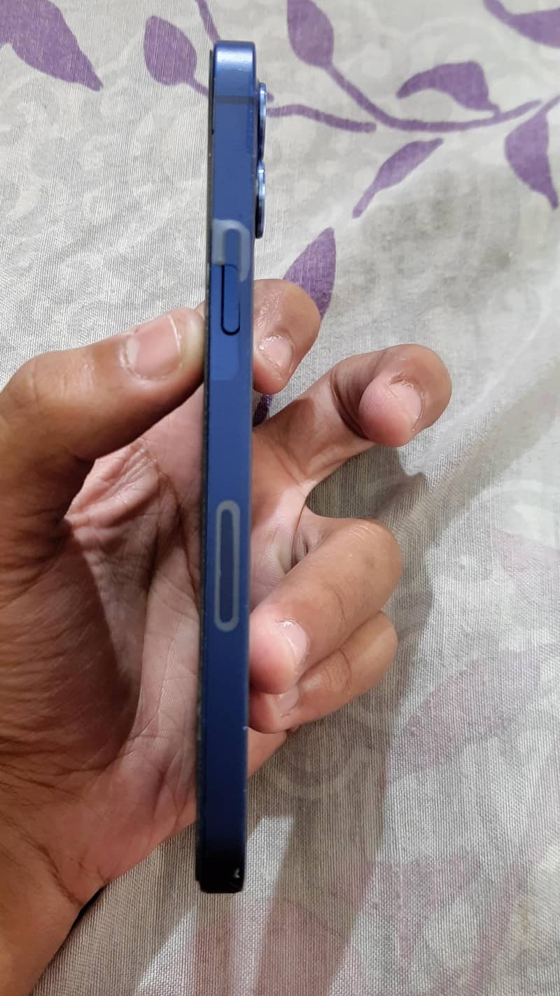 Apple iPhone 12 7