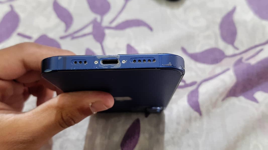 Apple iPhone 12 10