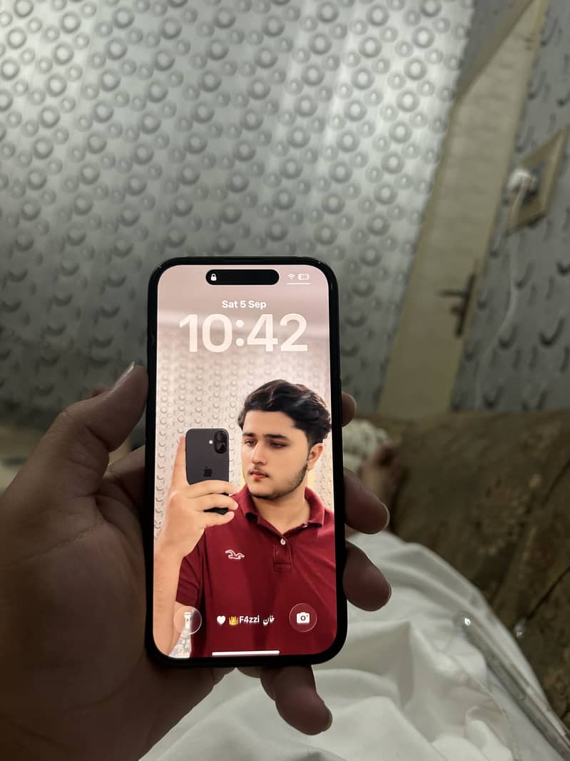 Apple iPhone 16 0