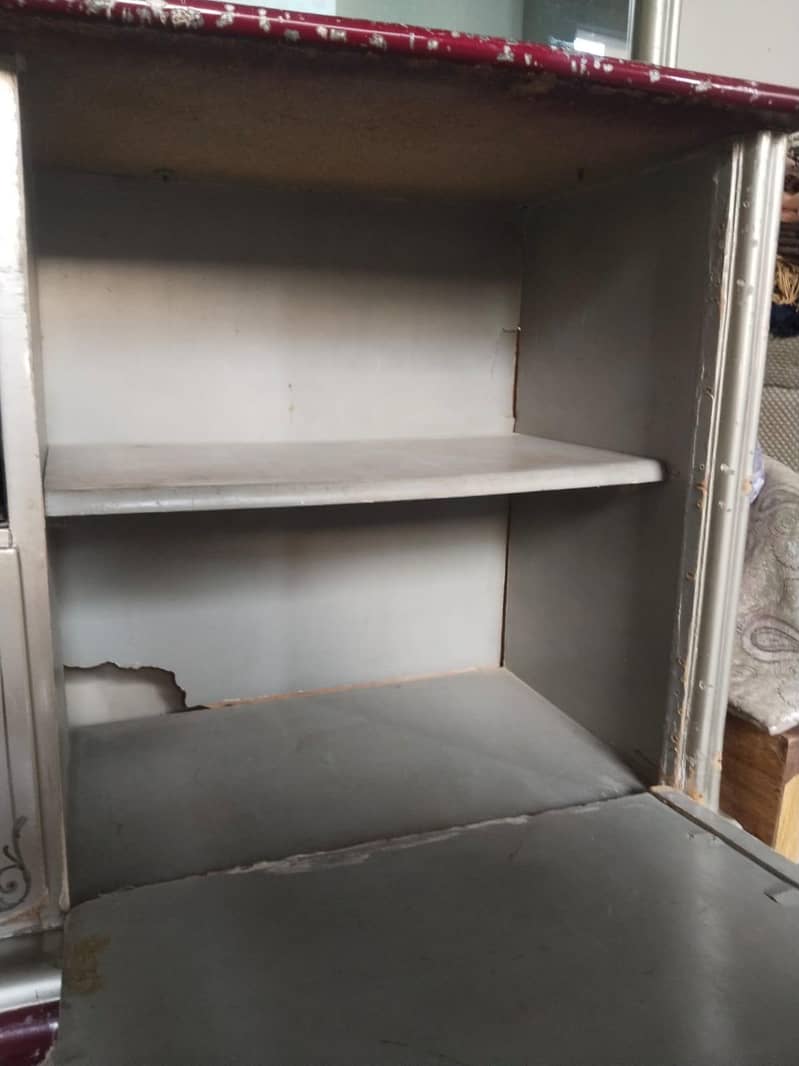 Cupboard & Dressing table 2