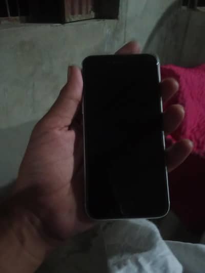Apple iPhone SE