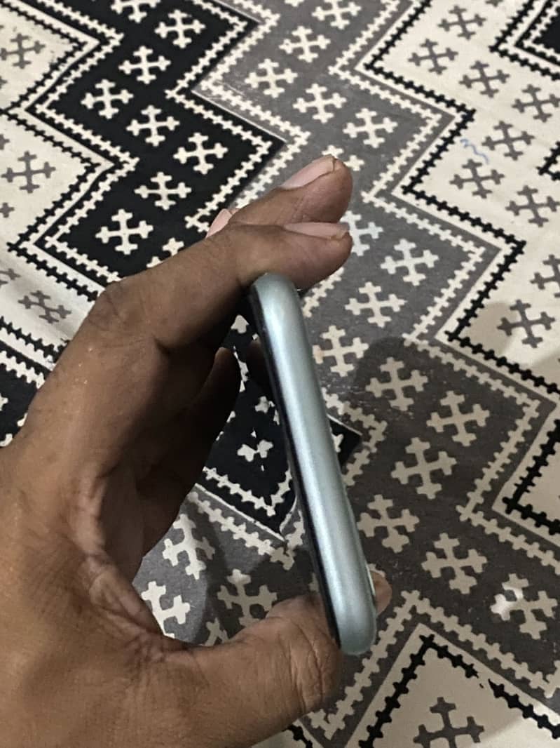 Apple iPhone 11 2