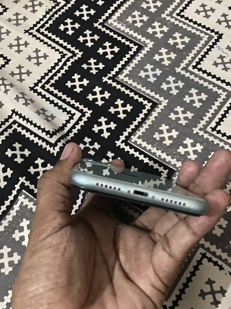 Apple iPhone 11 5