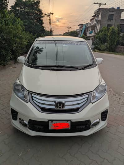 Honda Freed hybrid 2012