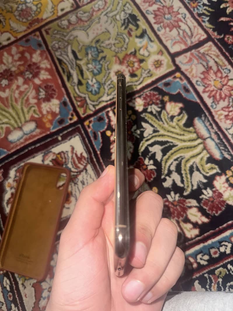 iPhone XS Max 1