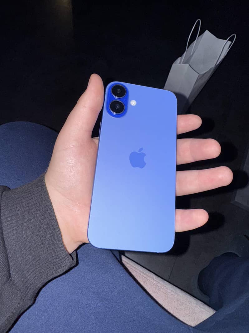 Apple iPhone 16 Plus 1