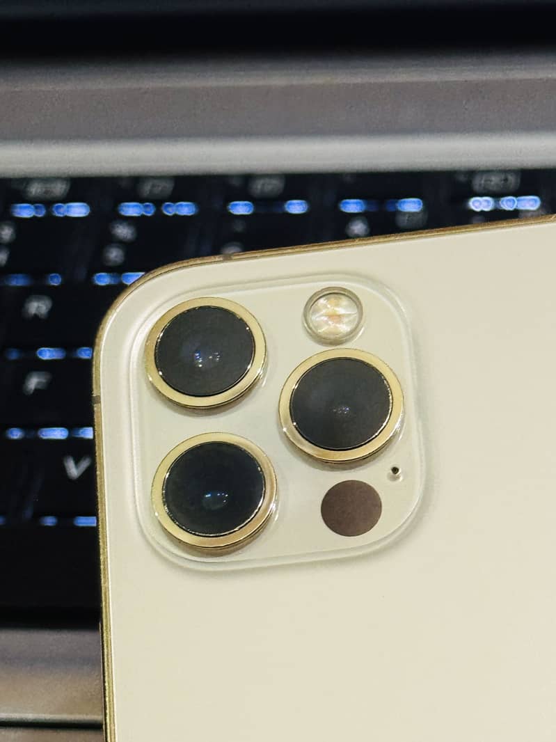Apple iPhone 12 Pro 3