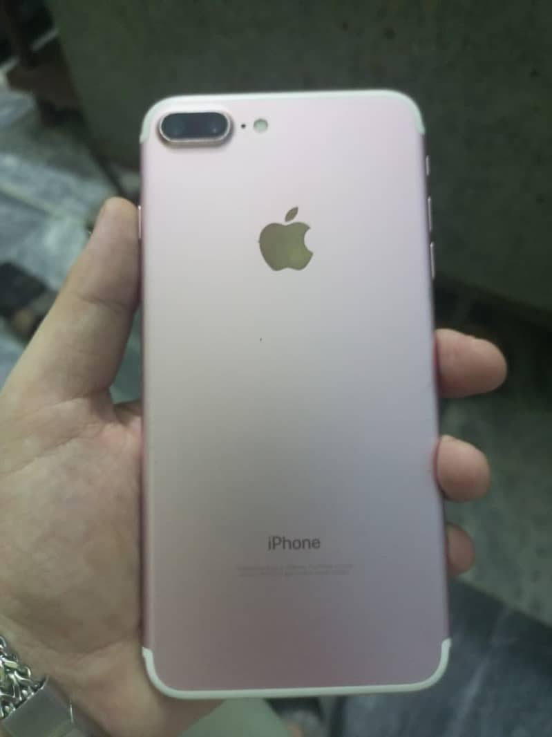 Apple iPhone 7 Plus 10