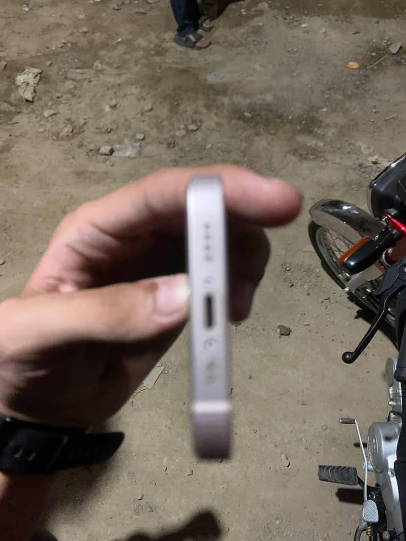Apple iPhone 13 mini 5