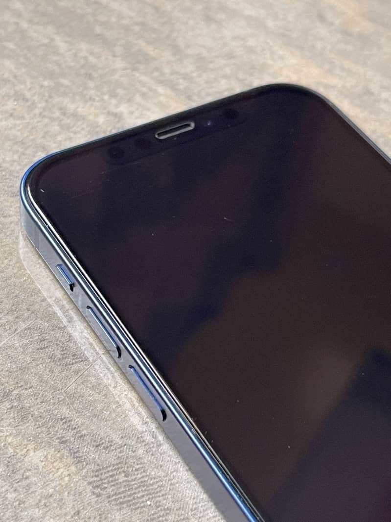 Apple iPhone 12 8