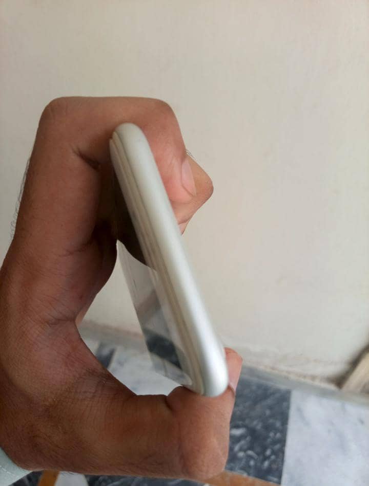 Apple iPhone 7 4