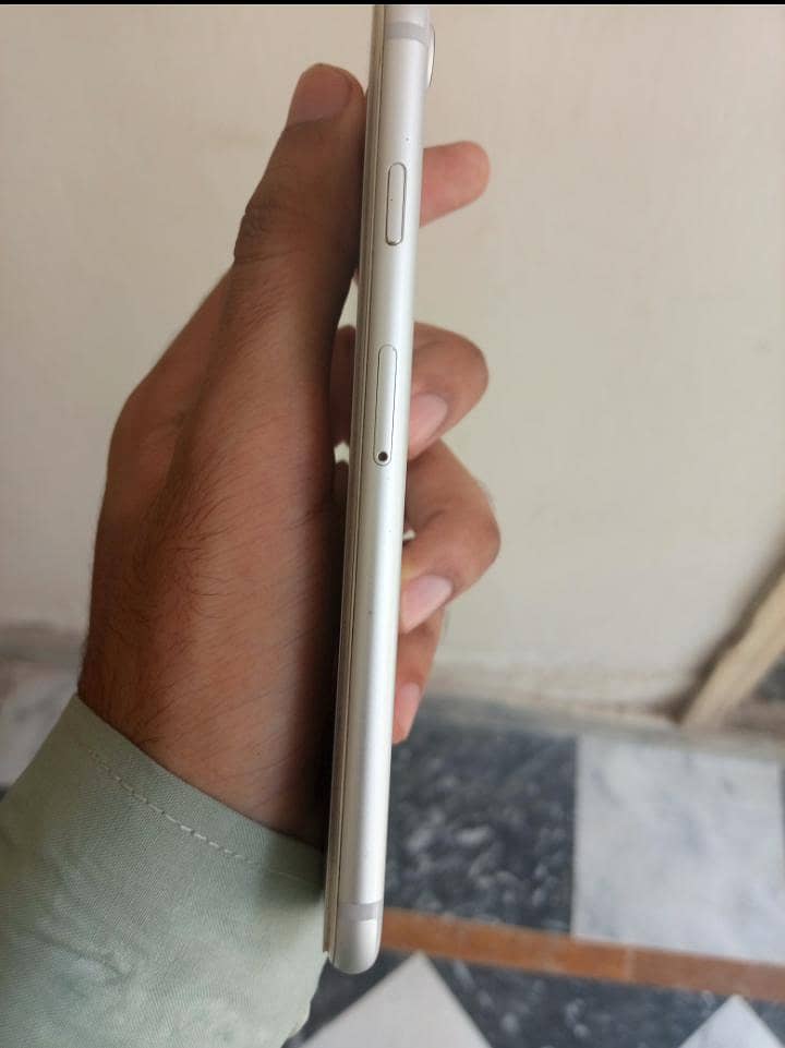 Apple iPhone 7 6