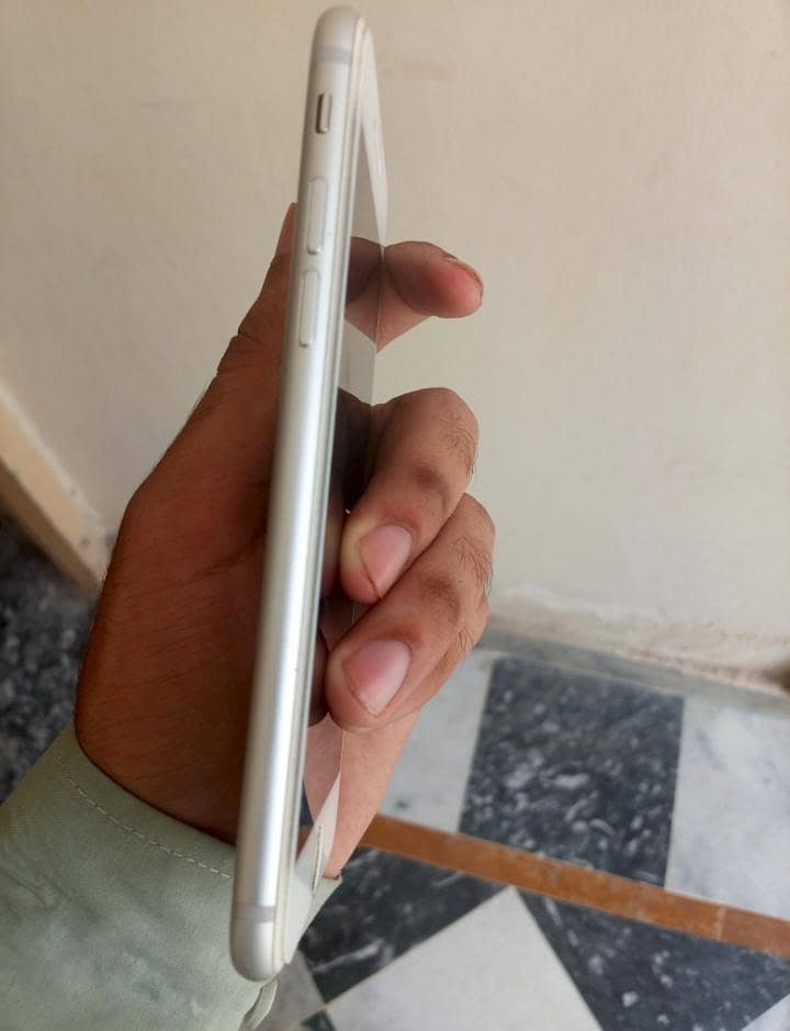 Apple iPhone 7 7