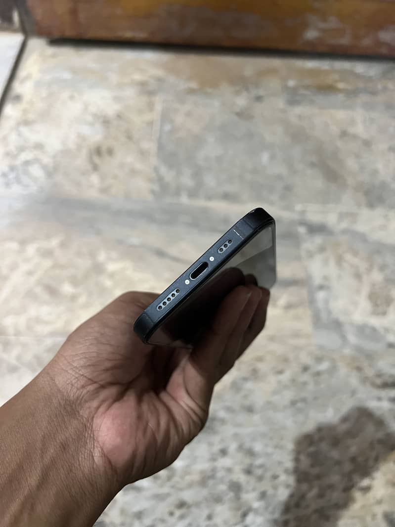 Apple iPhone 14 3