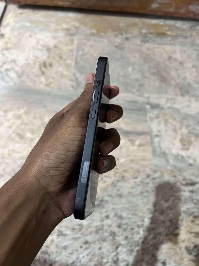 Apple iPhone 14 4