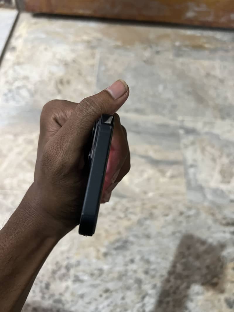 Apple iPhone 14 5