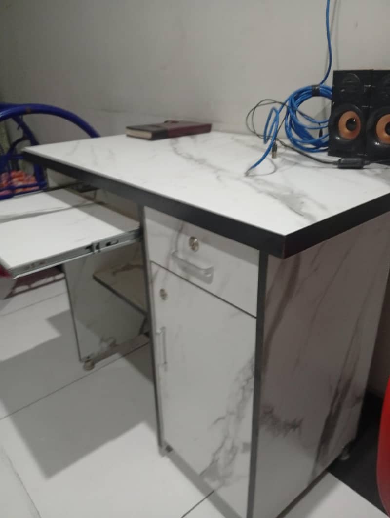 Computer Table For Sale 2