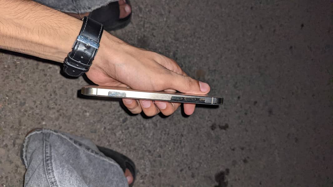Apple iPhone 12 Pro 2